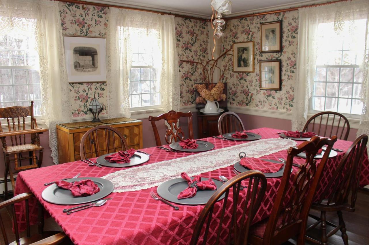 The Nutmeg Inn Мередит Экстерьер фото